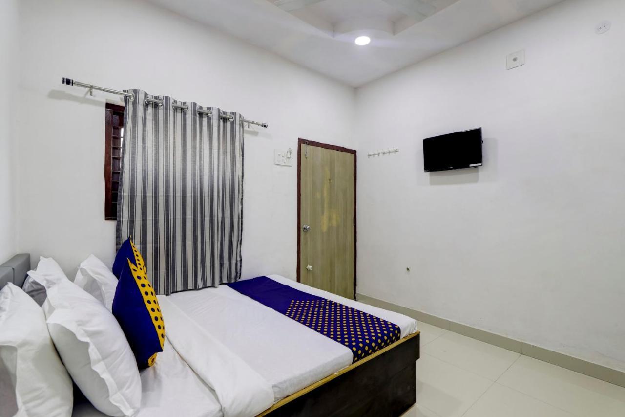 Spot On 71130 Hotel Shiv Krupa Anjār Zewnętrze zdjęcie
