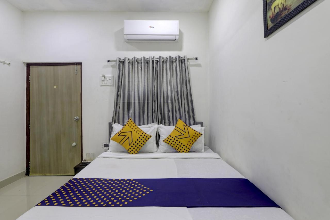 Spot On 71130 Hotel Shiv Krupa Anjār Zewnętrze zdjęcie