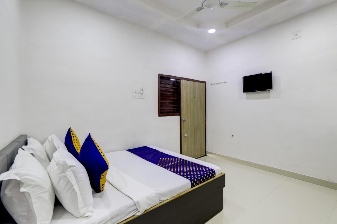 Spot On 71130 Hotel Shiv Krupa Anjār Zewnętrze zdjęcie