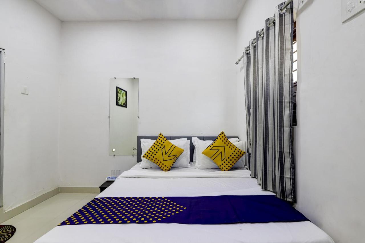 Spot On 71130 Hotel Shiv Krupa Anjār Zewnętrze zdjęcie
