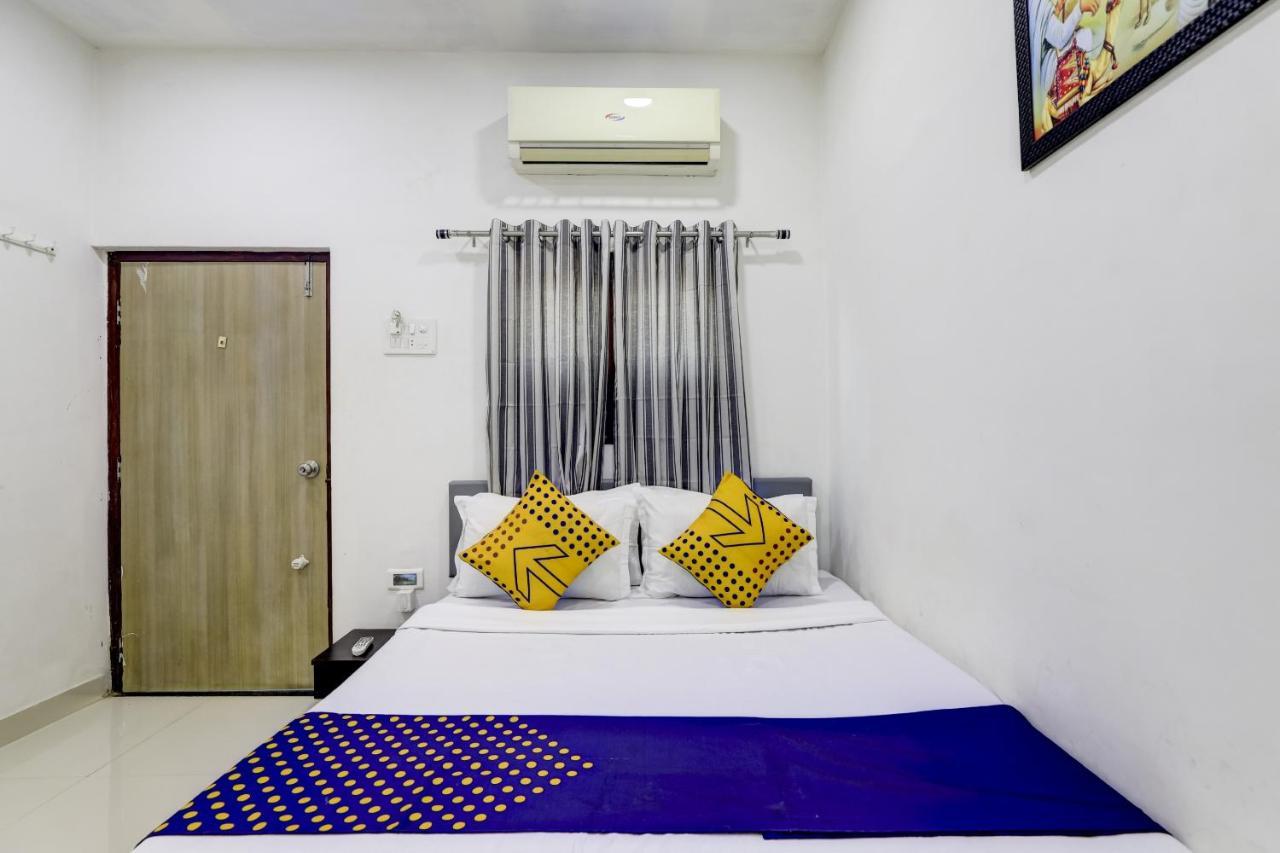 Spot On 71130 Hotel Shiv Krupa Anjār Zewnętrze zdjęcie